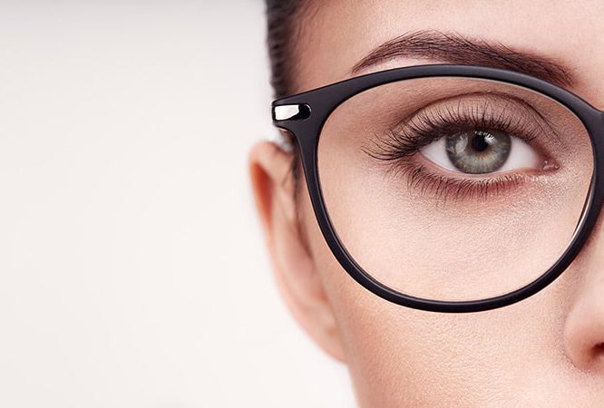 علت کوچک دیدن اجسام با عینک