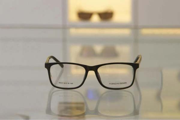 خرید عینک طبی مردانه ارزان در مشهد