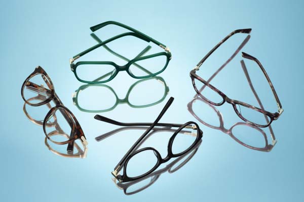 خرید انواع عینک طبی به همراه عدسی ضد خش انتی رفلکس